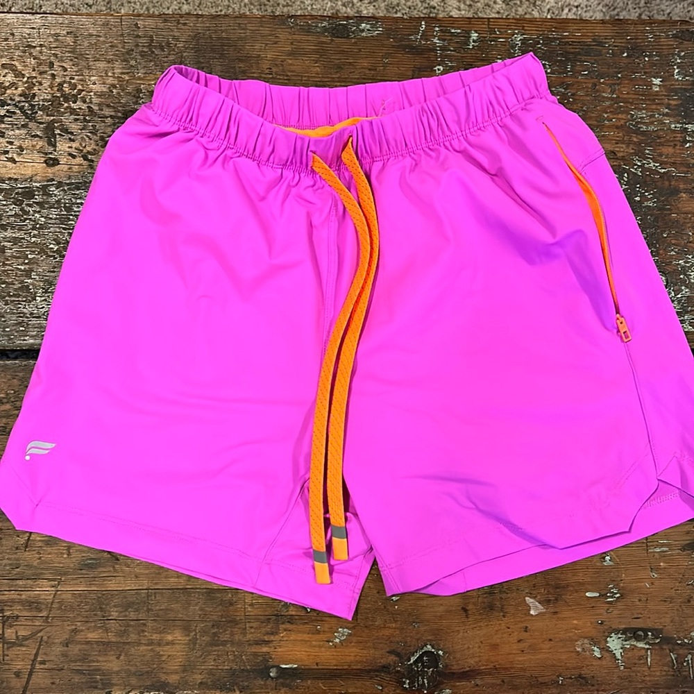 Fabletics XS 5” Men’s shorts lined pink